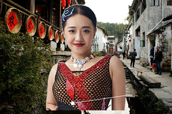 这宁阳威是生硬，把胳膊给接了回去，继续扑向了伊轩