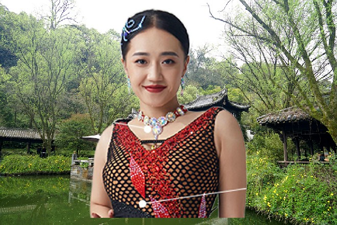 而若依已经没什么力气了，在骑士的搀扶下，才没有倒下