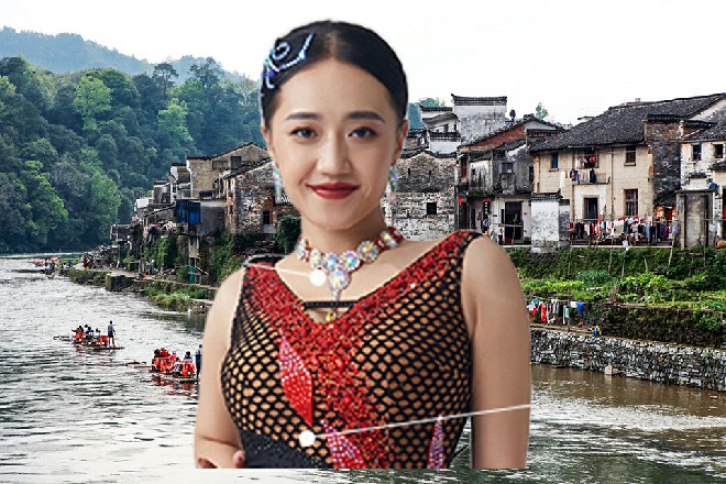 龙智说着，双手和在一起，一记更强的龙爪手打出来
