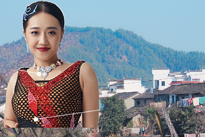 身后传来悉悉索索的声音，显然是蓝水心正在脱衣服