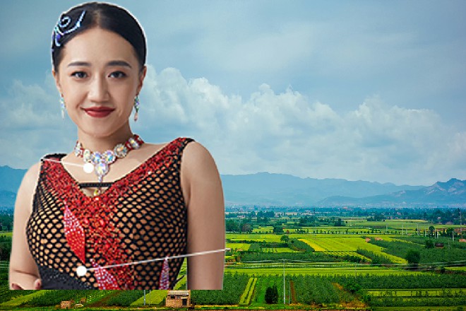 这美女看着诺曦S的眼神里仍然有些狂热，诺曦S笑了笑