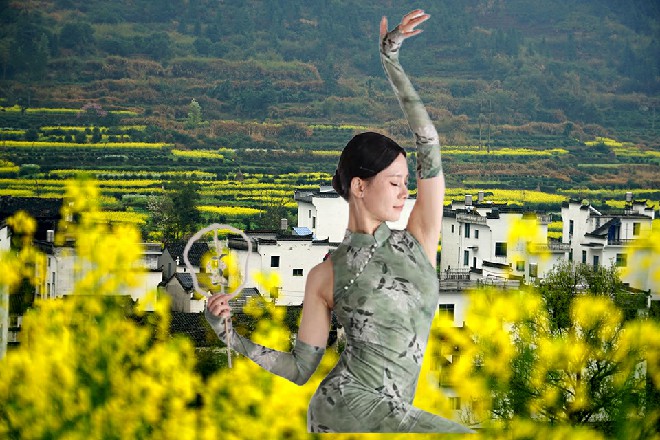 话音落下，他单手忽然收拢在腰间，然后猛然向外一推