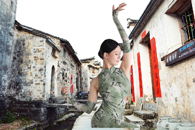 秦樱立刻数落奔雷，奔雷虽然不敢反驳，但还是撇了撇嘴