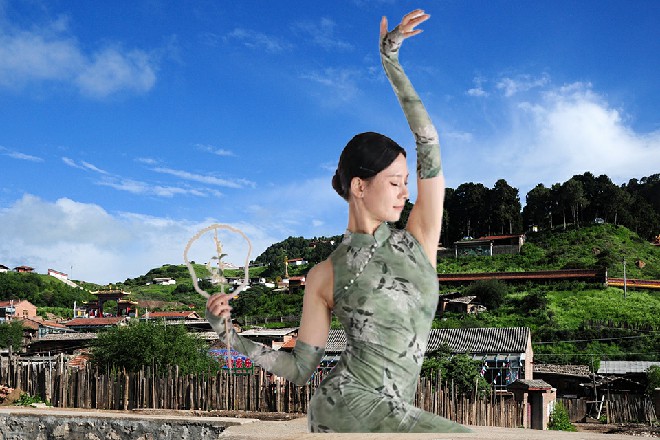 说着，他看了一眼自己胸前的编号，就叫我5233号吧