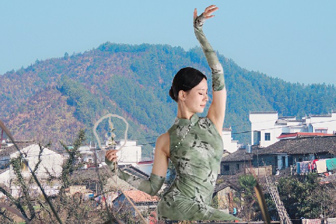 美女眼睛紧紧盯着这个漂亮女人，心说哪里杀出个程咬金