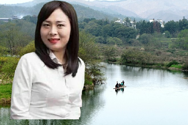 露露特别无语，估计她也不知道该感谢，还是该愤怒好吧