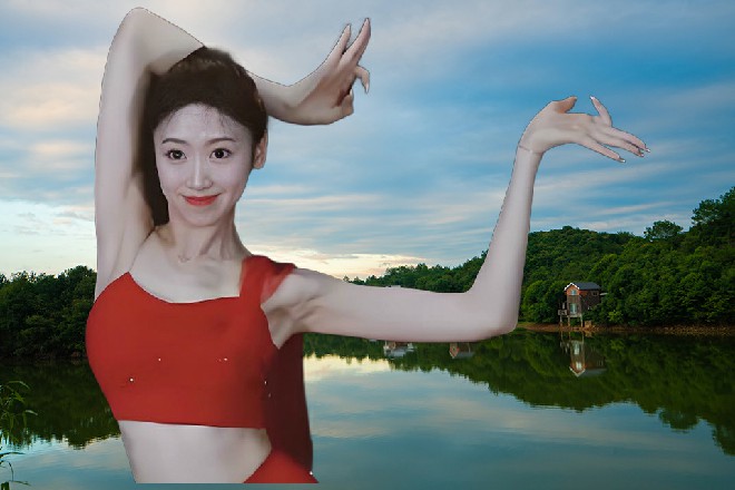 方青山感觉站在一百层屋子里的不是一个人，而是一头巨熊