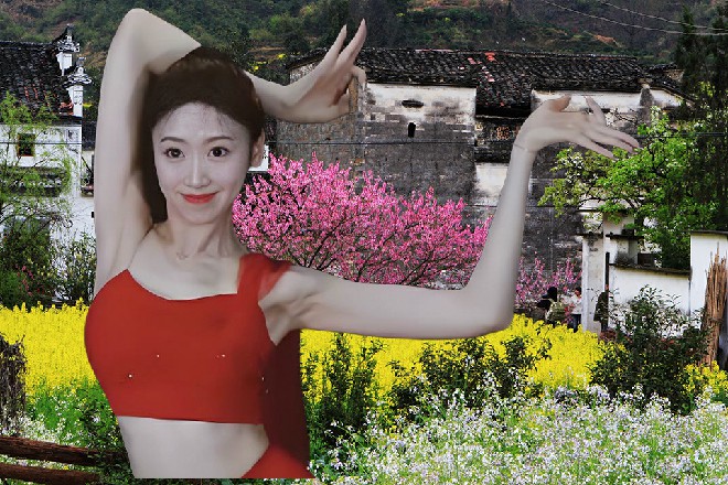看到红色妖姬另一只手中的重生金刚爪，李华吓得差点尿了出来