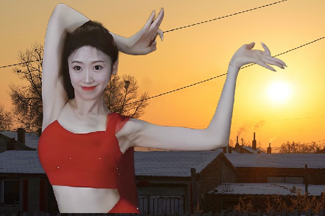 伊轩伸出手腕，那条刀口已经不知道在什么时候愈合了