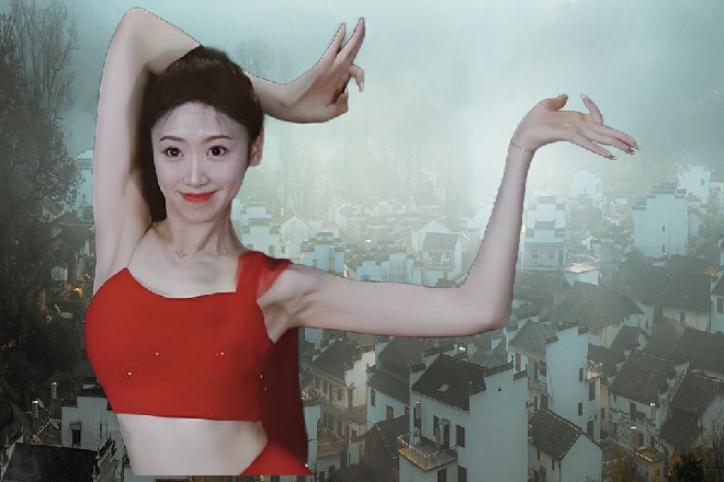 就在苏曼s思考着该如何进入游船的时候，桥边又有几个人路过