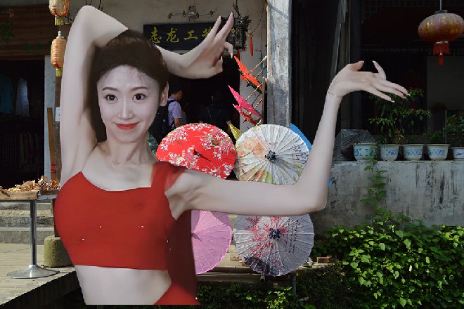 那咋办，我就这一身了，保安制服好像还在钱秘书那里呢