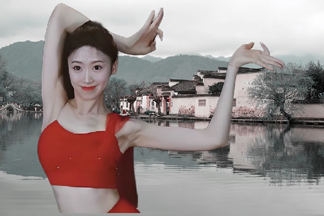 山林纲川站在那，看着董晴，这里现在已经是我说了算了