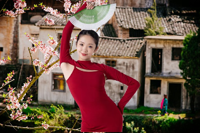 而外面已经围了不少围观的人，看着兰博基尼的眼睛都在发光