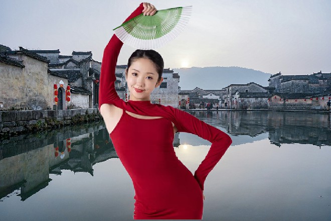 一声闷响，老头还没明白是怎么一回事，直接昏倒在了地上