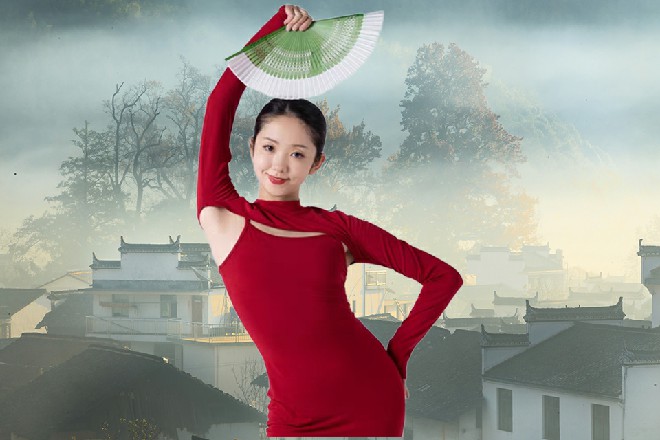 似乎闻到了红色妖姬小炒的香味，小俊忍不住吸了吸鼻子，问到