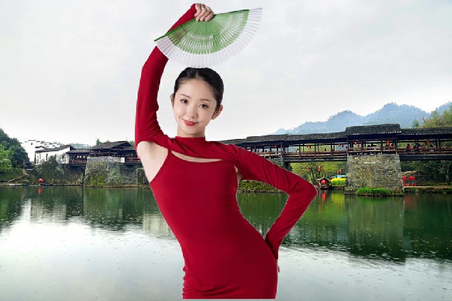 对付这种小混混，你就不能跟他用软的，他们不吃这一套