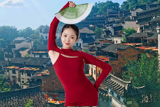 朱雀说着，手掌往下一压，那钟楼顿时倒扣着就落了下来