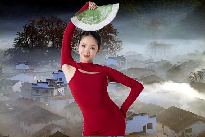 冷优优却笑了起来，根本不管红色妖姬的黑剑，发动了天罗地网