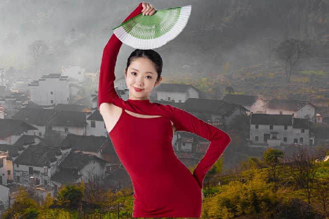 我给它喂了好多天材地宝，你看，它已经快成为四翅了
