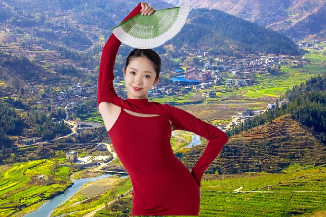 诺曦S吩咐朱雀，朱雀一撇嘴，明明我才是你的长官吧