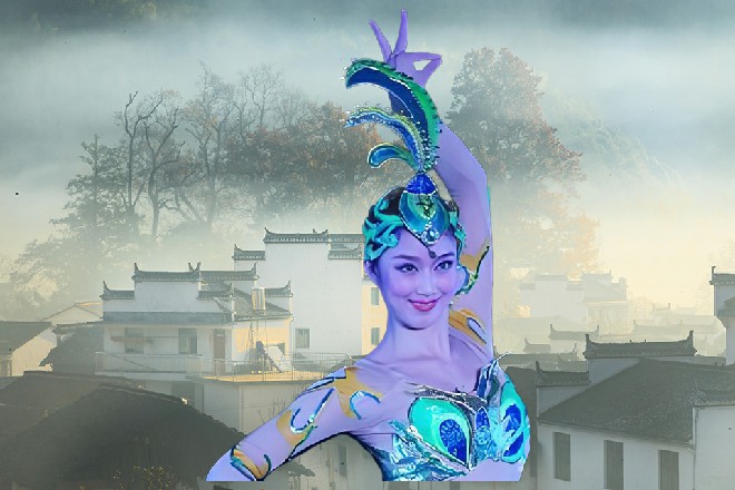 龙智的母亲不好意思地笑了笑，然后宠溺地看着自己的儿子