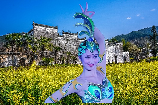 说着，他准备出招了，两根手指向着若依的心脏戳了过去