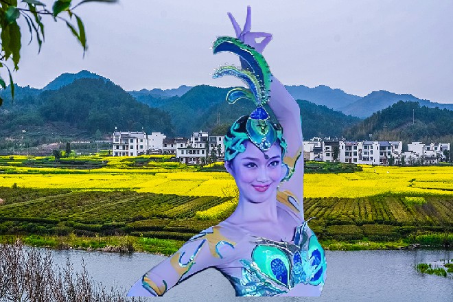 不过随着通道快关闭的时候，一个熟悉的身影落在了他旁边