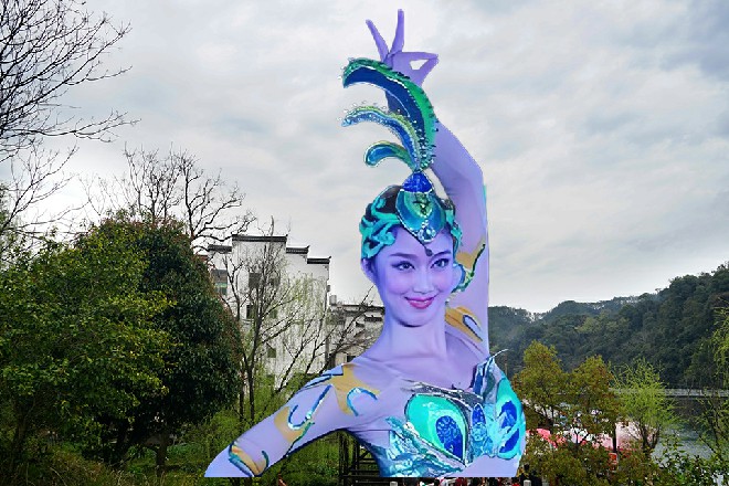 诺曦S面带笑容，好像刚才的事情对他一点影响都没有