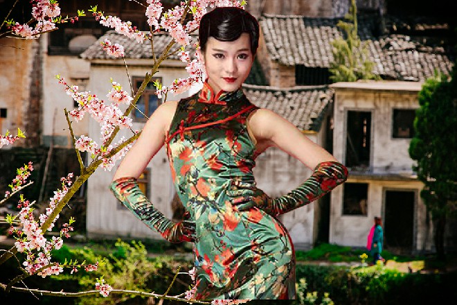伊轩忍不住惊讶地问道：不是说，峨眉山上只有素菜么