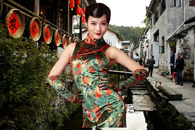 苏曼s转头一看，一个穿着白色西服的男子，正慢慢从天而降