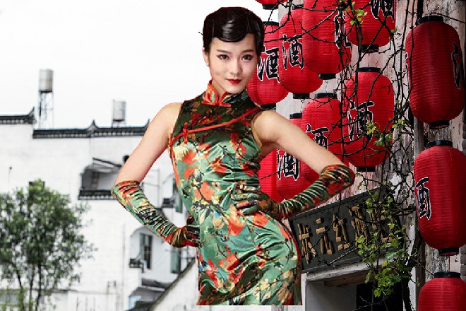 伏尔加高声说道：接受你卑微的宿命，跪在诸神的面前