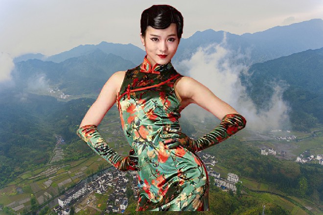 只见她身体不断往后倒滑，躲避着追过来在朱雀音刃