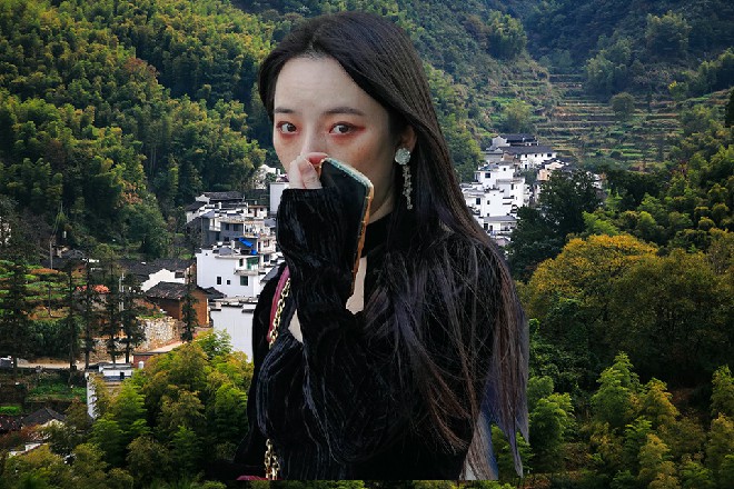 地藏的身体突然开始膨胀，接着身上的衣服都开始被撑破了