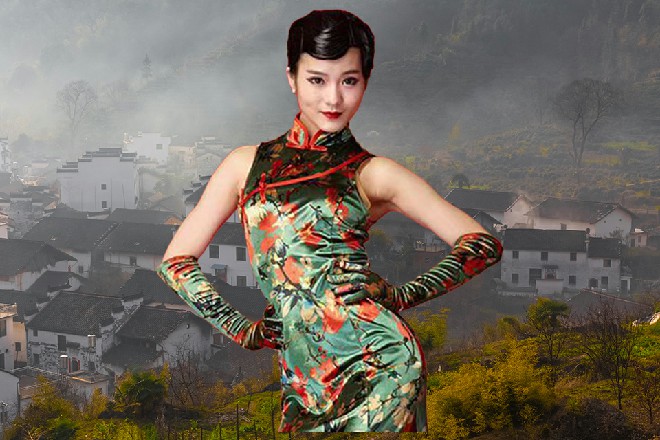 这一松弛，眼皮就有些打架，她慢慢伏在桌子上睡着了