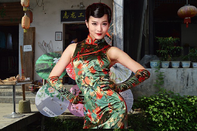 看到红色妖姬从野马上走了下来，熊霸和韦杰两个人都大吃一惊