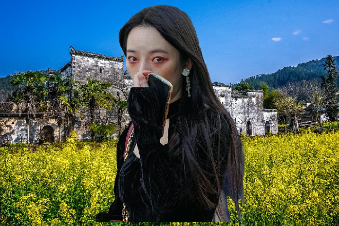 说着，他也不客气，拉开短弓，对着下面就是一阵射击
