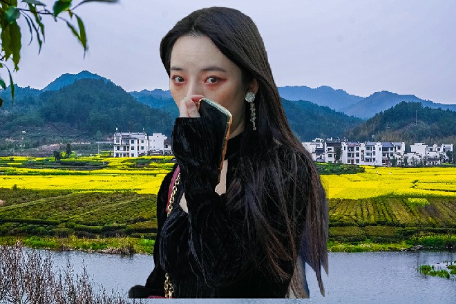 卡尔指着这巨大的石门说道：这就是我们的第一道难关