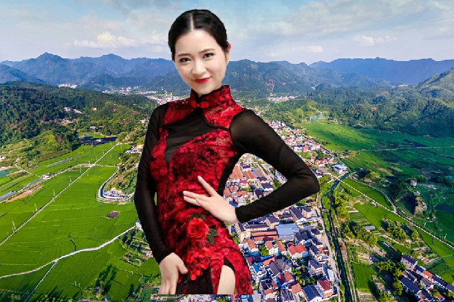 她下了命令，身后二十号人一起拿起砖头，等待着下一个指示