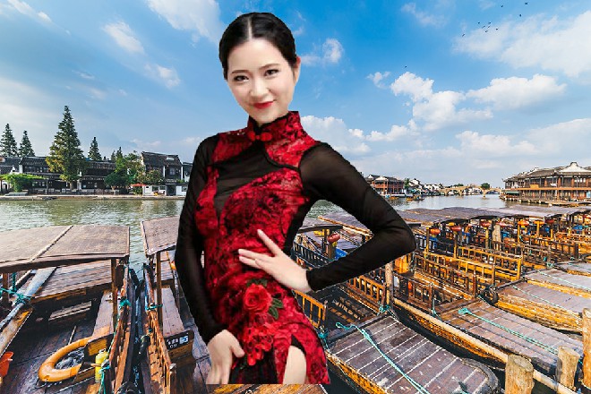 结果那雇佣兵灵巧地往后跳了一步，躲过了诺曦S的手