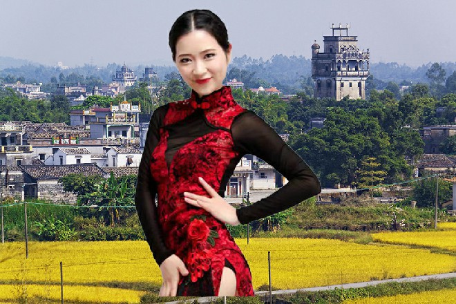 若依耸耸肩膀，他回到房间里，立刻面对着冷面女神朱雀