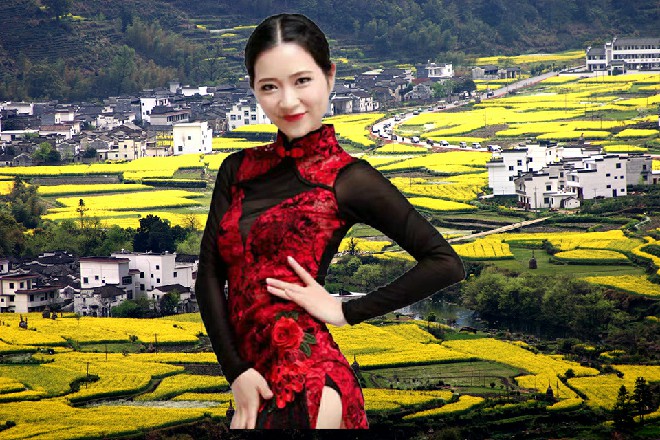 他的右手变得青玉一般，自己的力量不断向着手掌里面汇聚