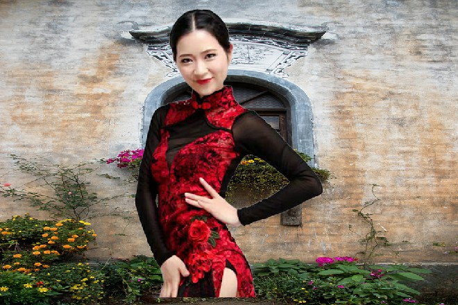 诺曦S闪电般地踹出两脚，两个佛像的脑袋全被踹碎了