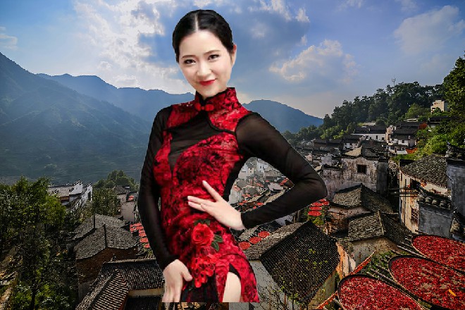 两枚火箭弹从两边雇佣兵手中的RPG轰了出来，飞向红色妖姬