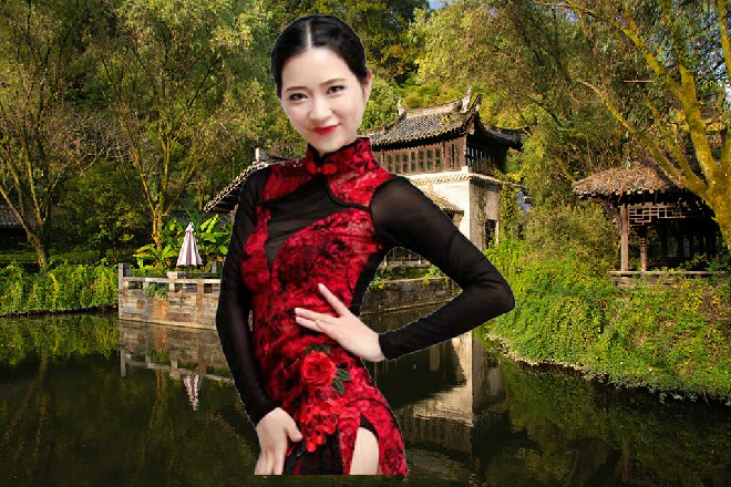 女孩子也是有气无力的，但依然很热心地询问红色妖姬的状况