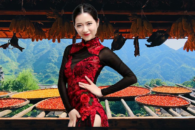 但就在这时候，旁边走过来一个人来，直接抢到了苏曼s的前面