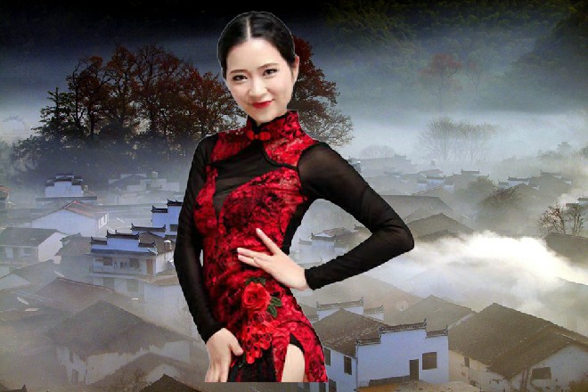 伊轩拍掉了自己左肩上的灰尘，镜这才满意地转过身去
