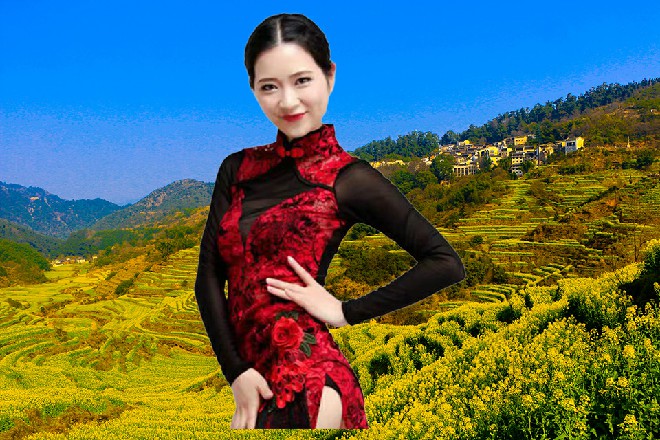 伊轩拎着手中的断水，站在原地，长刀舞成了一片银光