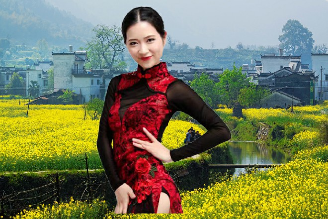 那小弟直接一屁股坐在了地上，指着电视，浑身都在颤抖