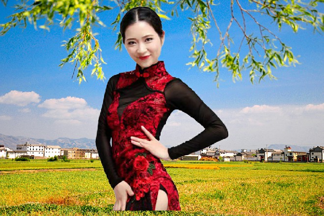 两个守卫愣了一下，红色妖姬的名号，在H市混黑道的谁没听过