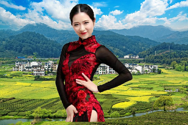 他摇摇头，坐了起来，然后到卫生间里做了个简单的洗漱